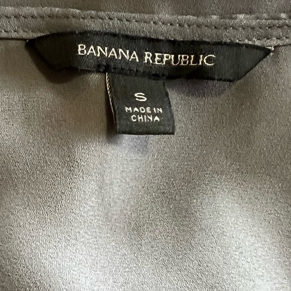 Banana Republic Small Long Sleeve Gray Ruffled Blouse - Picture 8 of 9